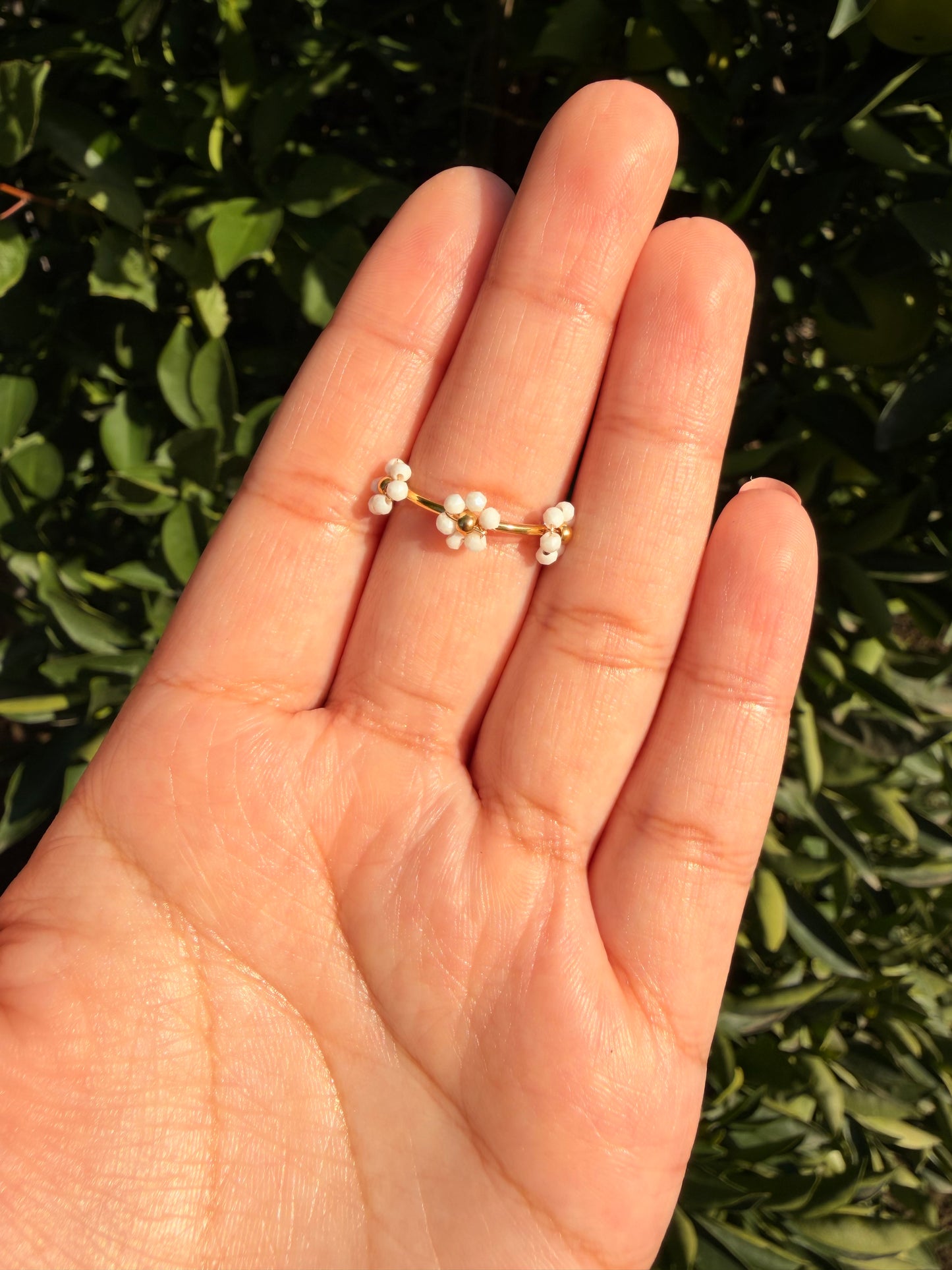 Adjustable Flower Ring (White)