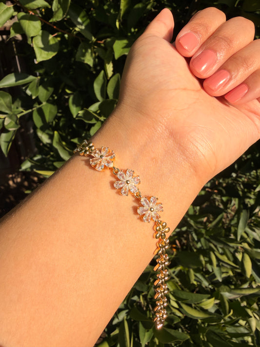 Floral Bracelet (White)