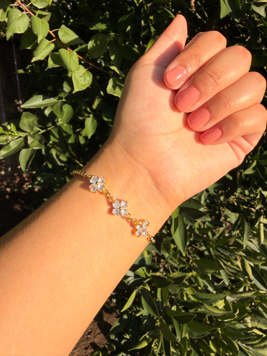 White Floral Adjustable Bracelet