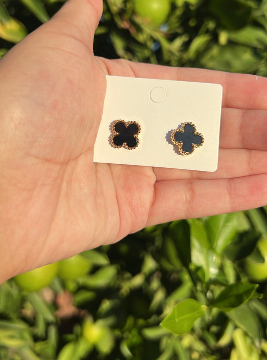 Clover Stud Earrings (Black)